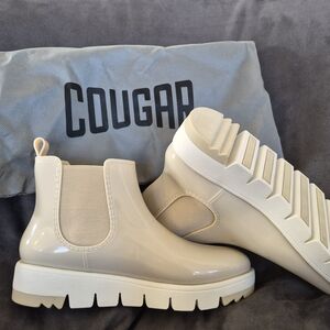Cougar Beige Chelsea Boots